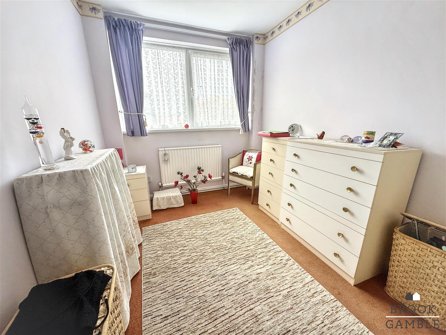 2 Bedroom Apartment - Purpose Built. Trinity Place in Eastbourne,  7